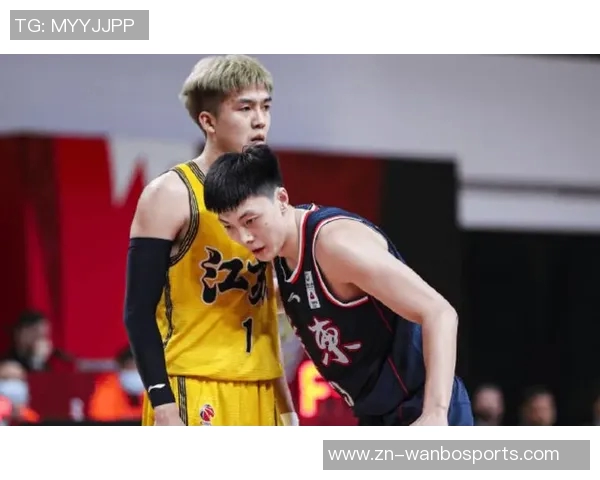 黄荣奇正式加盟同曦上赛季表现稳定场均贡献6分21助攻 黄荣奇正式加盟同曦上赛季表现稳定场均贡献6分21助攻