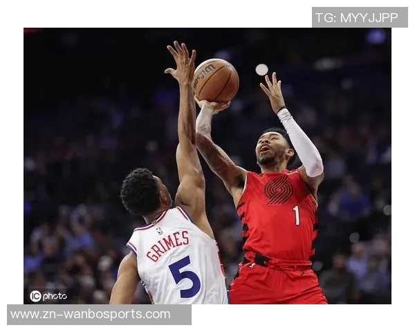 新援安芬尼西蒙斯首秀表现出色13投6中三分球命中率提升至29砍下18分3助攻