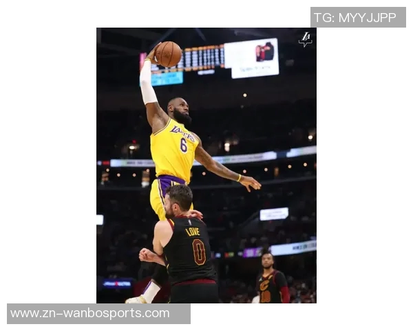 雷迪克期待詹姆斯顺利复出东契奇每日关注训练进展 雷迪克期待詹姆斯顺利复出东契奇每日关注训练进展