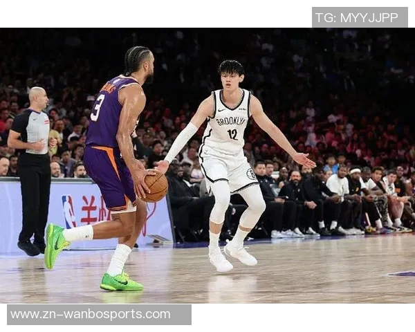 曾凡博回防失位被狄龙三分命中比赛局势瞬息万变 曾凡博回防失位被狄龙三分命中比赛局势瞬息万变